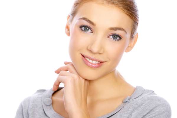 Beauty Advisor identifying customer needs
